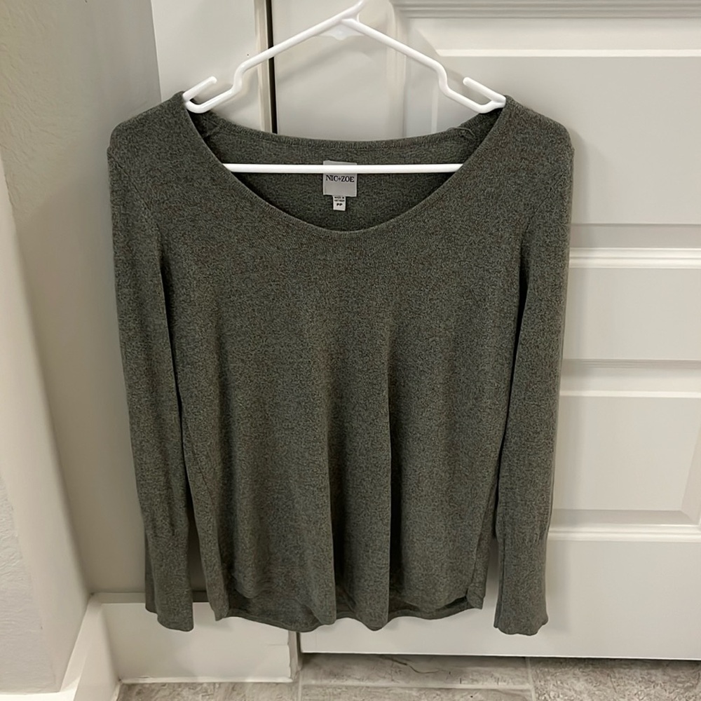 Nic + Zoe long sleeve top